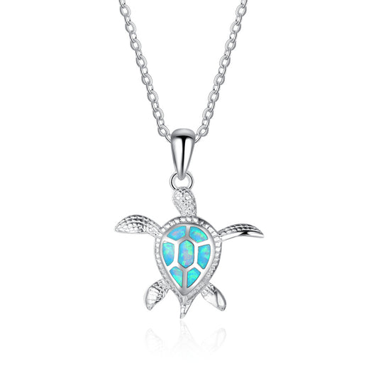 Necklace with a turtle pendant in sterling silver