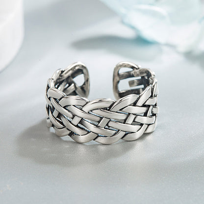 Retro sterling silver ring with a weave pattern design